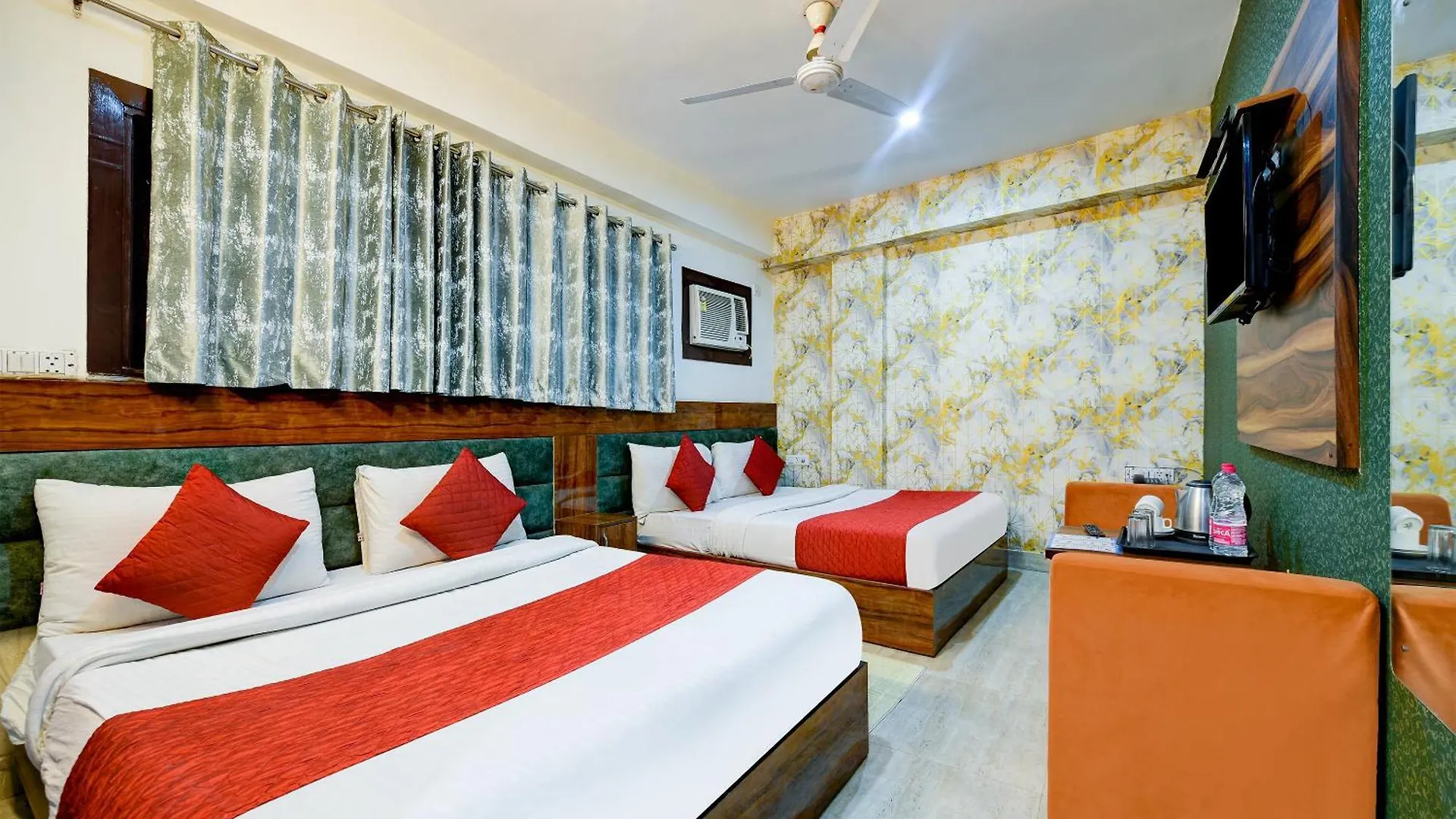 ניו דלהי Hotel Palm Spring Plaza הודו