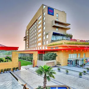 Radisson Red Chandigarh מלון Mohali