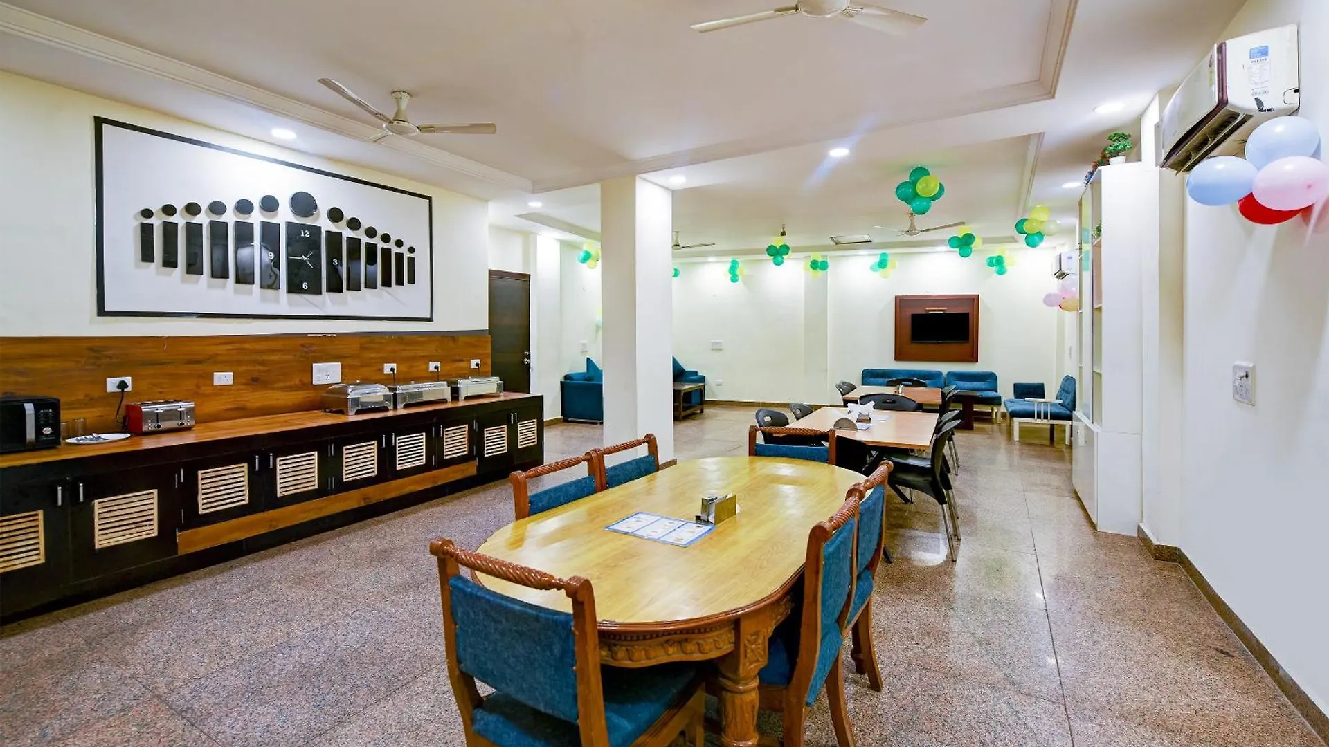 Hotel Palm Spring Plaza New Delhi