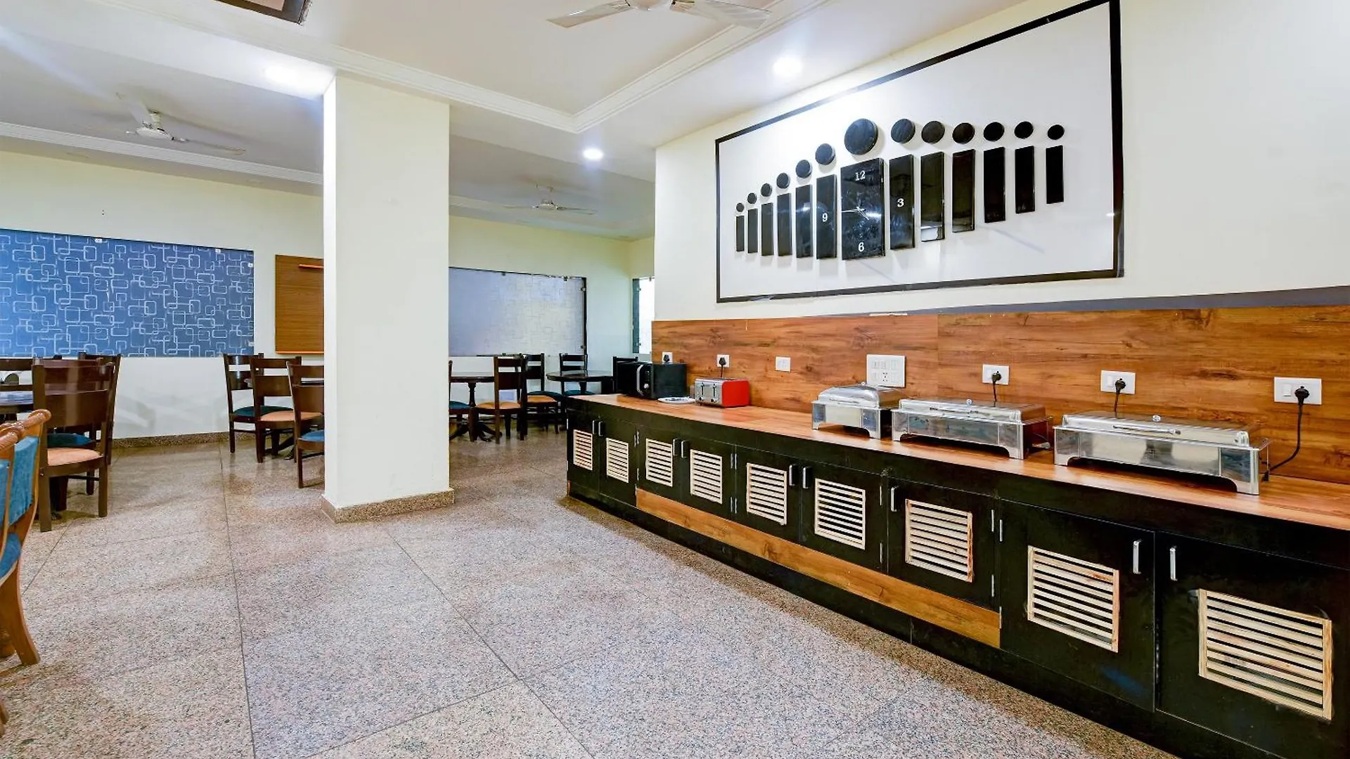 Hotel Palm Spring Plaza New Delhi