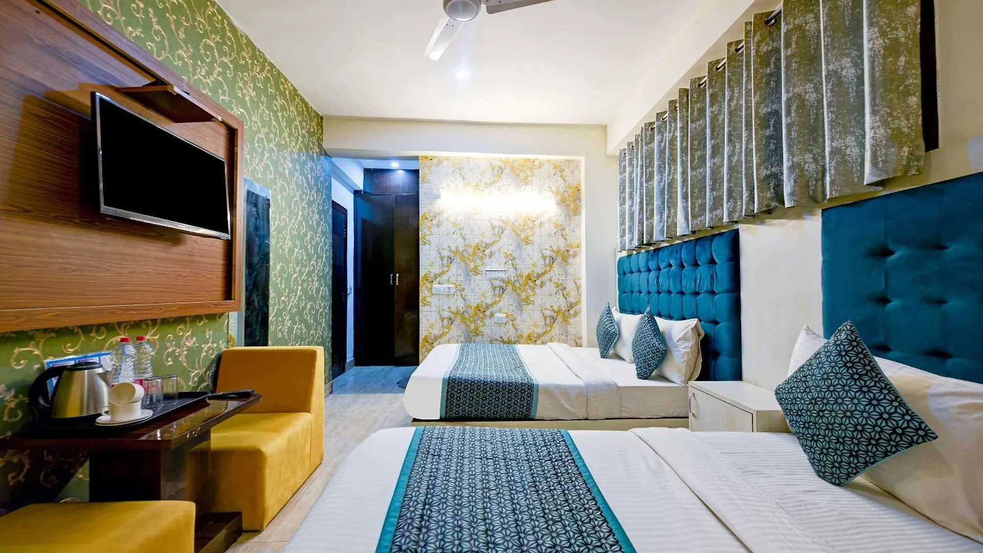 Hotel Palm Spring Plaza New Delhi 0*,  India