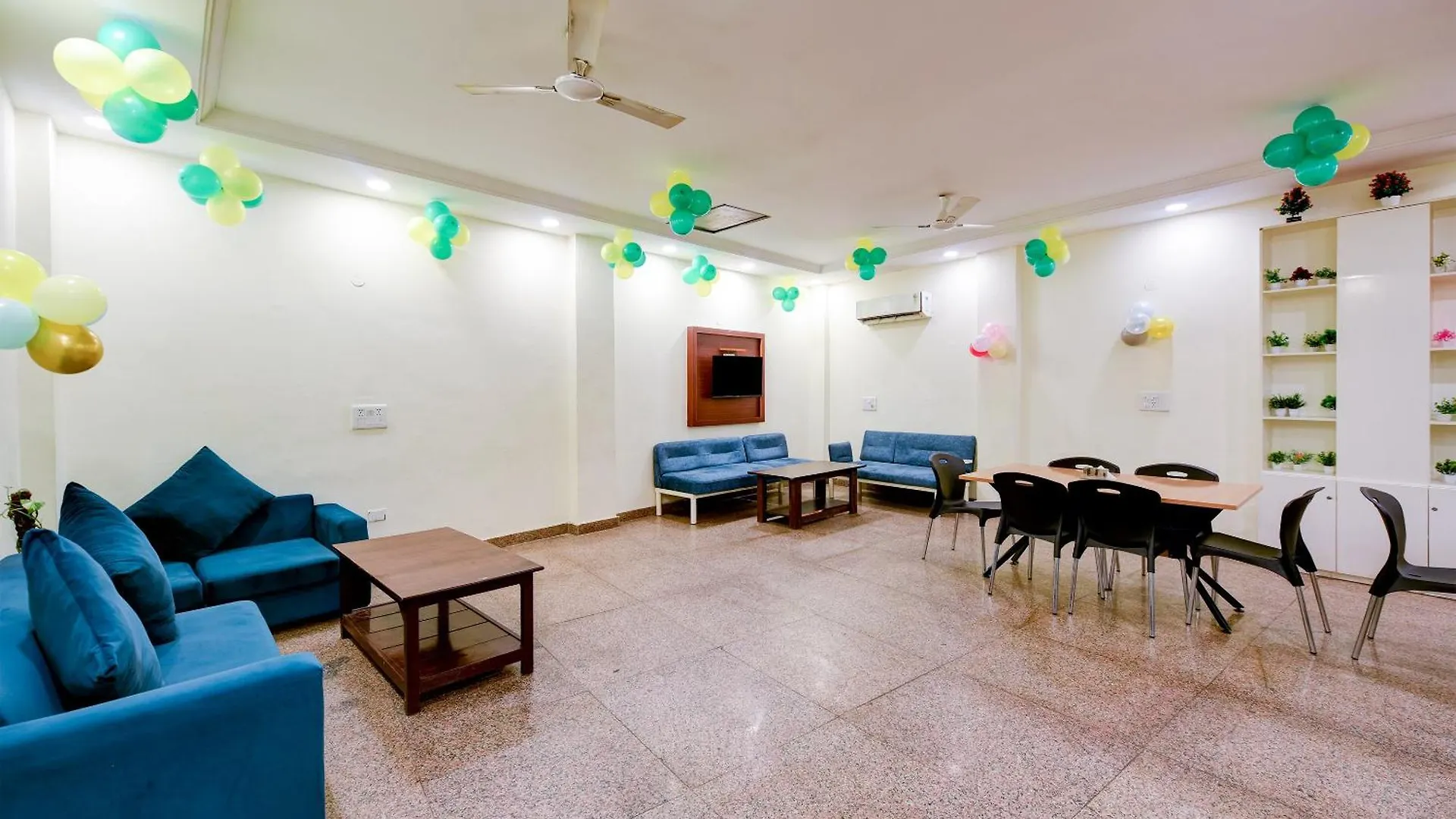 Hotel Palm Spring Plaza New Delhi 0*,