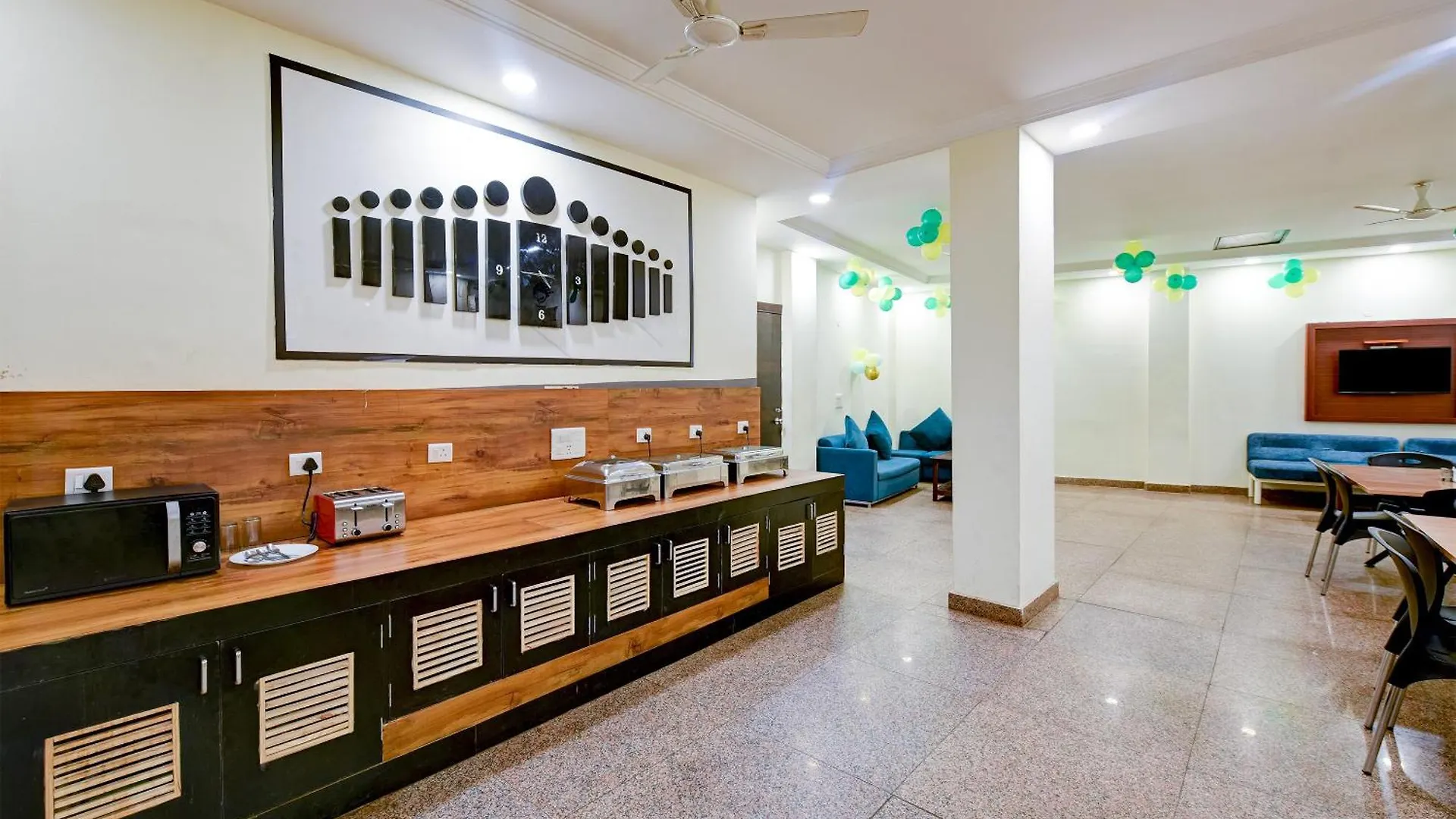 Hotel Palm Spring Plaza New Delhi 0*,  India